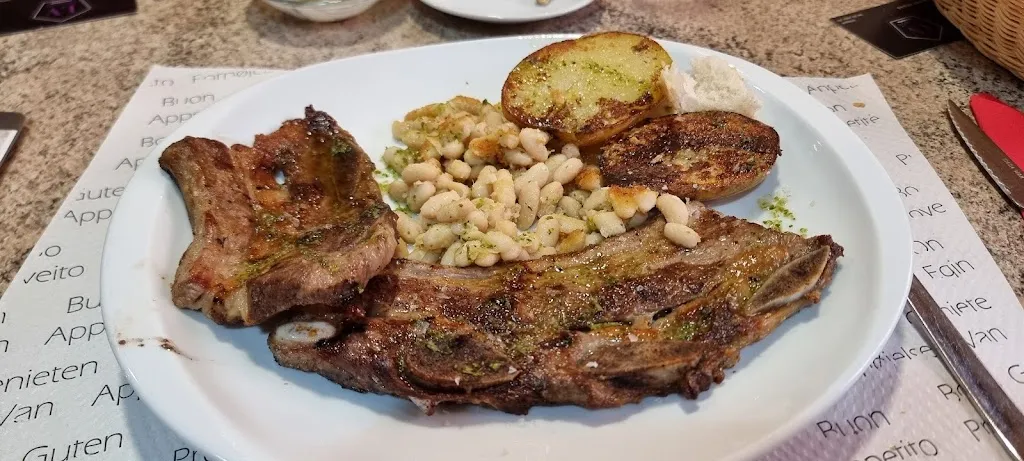 Ernie Stephenson_Bar Restaurant Las Vegas_Vila-rodona_review