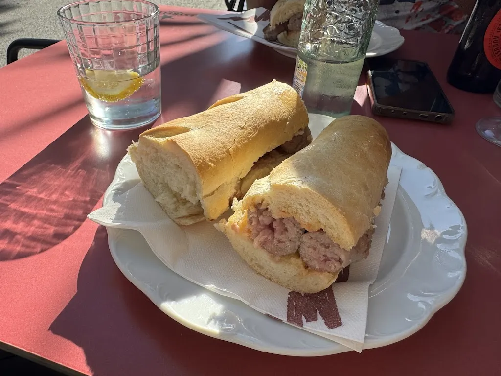 Jose Buenalife_Restaurant Ca L'Amadeu by Germans Romero_Vilanova dEscornalbou_review