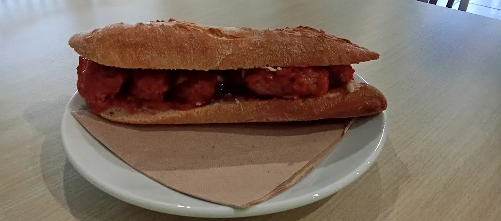 Menü_Bar pavelló Vilanova d'Escornalbou_Vilanova dEscornalbou_Bild_3