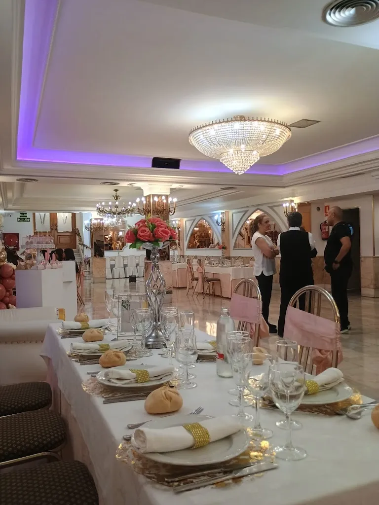 Elizabeth Sanchez_Salones Venecia_Nacimiento_review