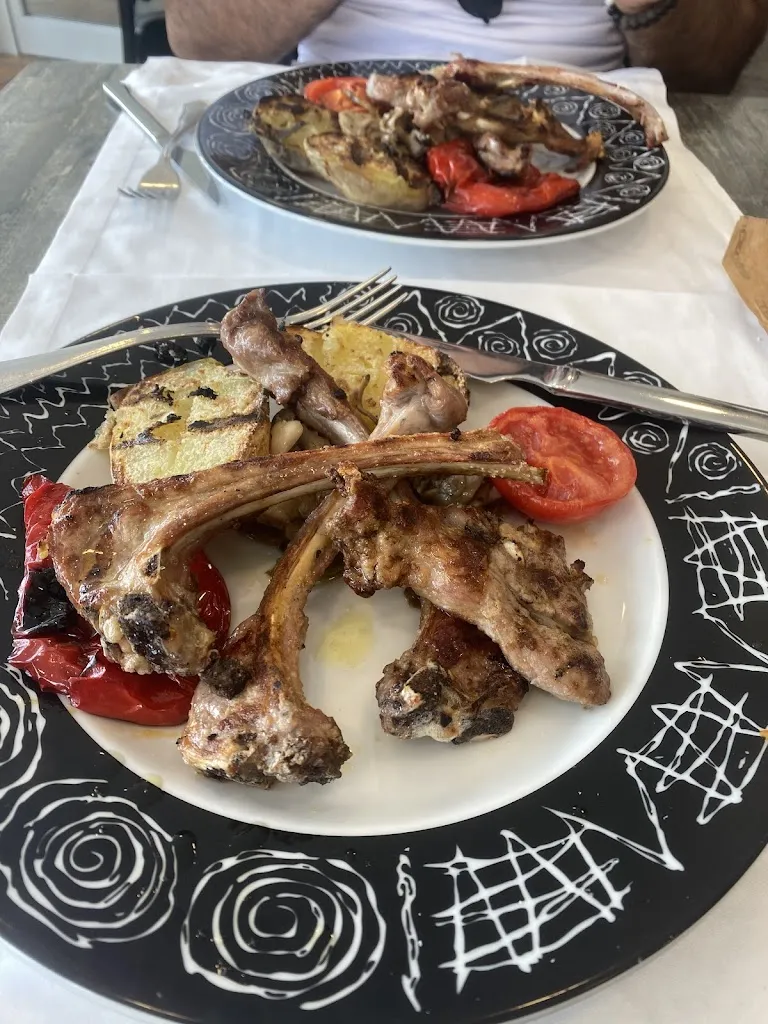 Nasser nm_Restaurant 4 Carresteres_Vila-seca_review