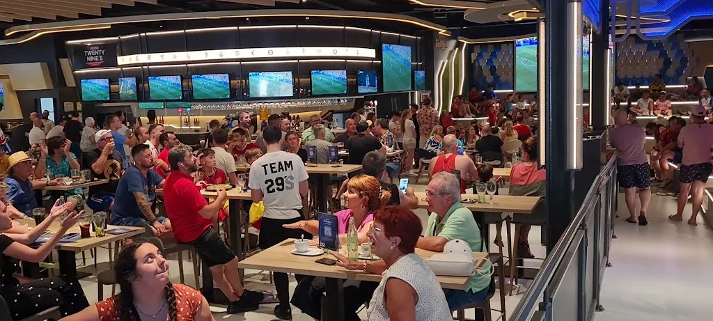 Annonymous Bald_LaLiga TwentyNine's_Vila-seca_review