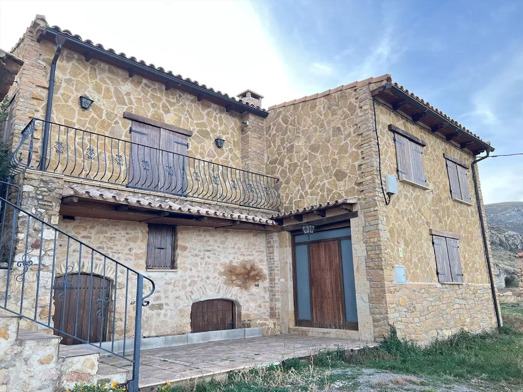 Casa de alquiler en Huesa del Común. restaurant in Huesa del Común
