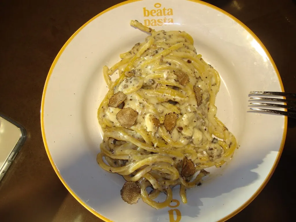 Pixie Tomacruz_Beata Pasta - Gta Bilbao_Libros_review