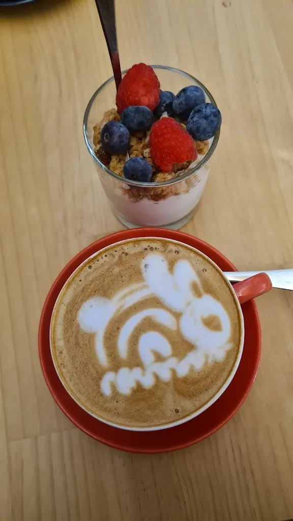 Menu_Raíces Café y Arte - Café de especialidad y Brunch_Libros_immagine_5