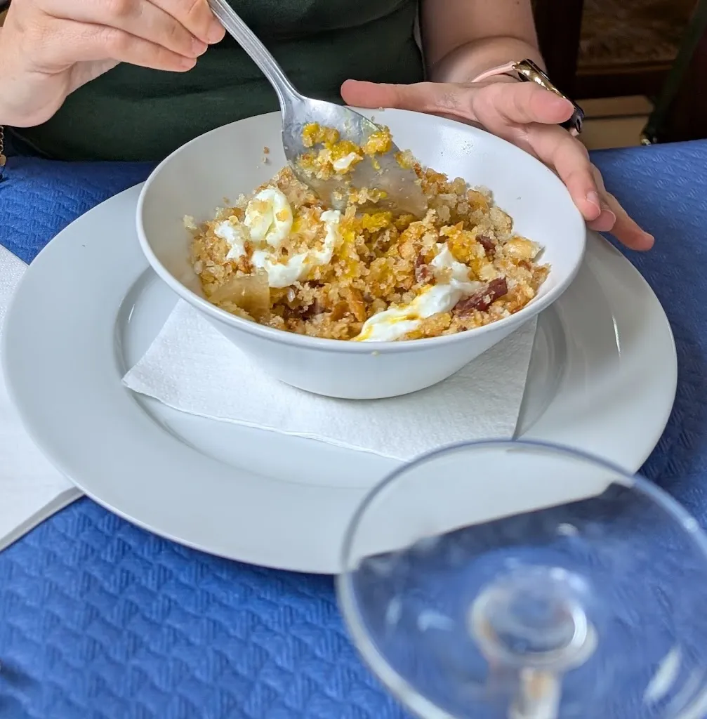 Restaurante Novella restaurant in Linares de Mora