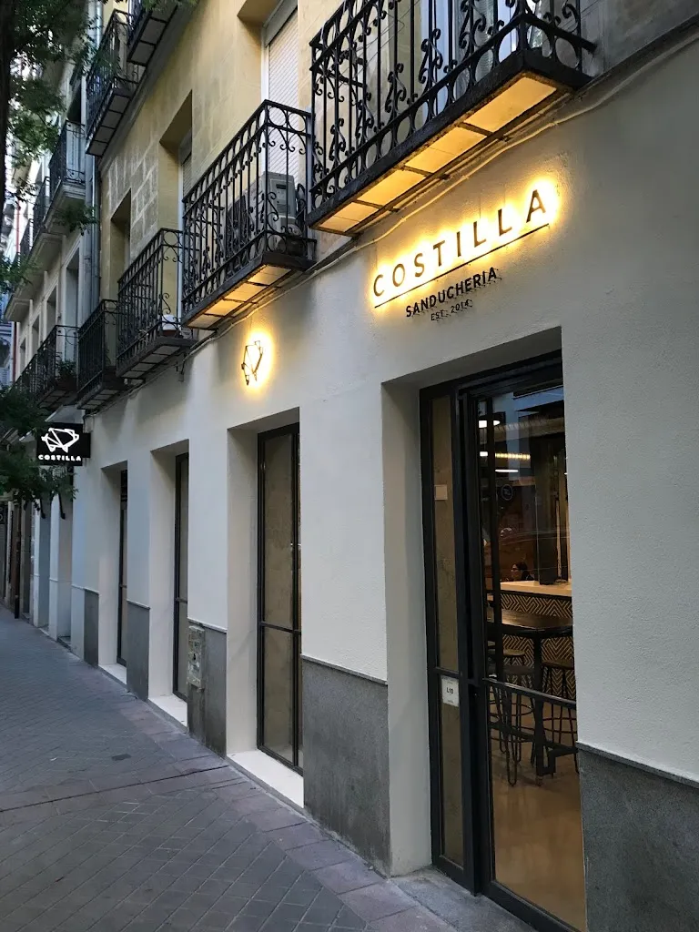 Los Costilla - Burgers & Ribs restaurant in Loscos