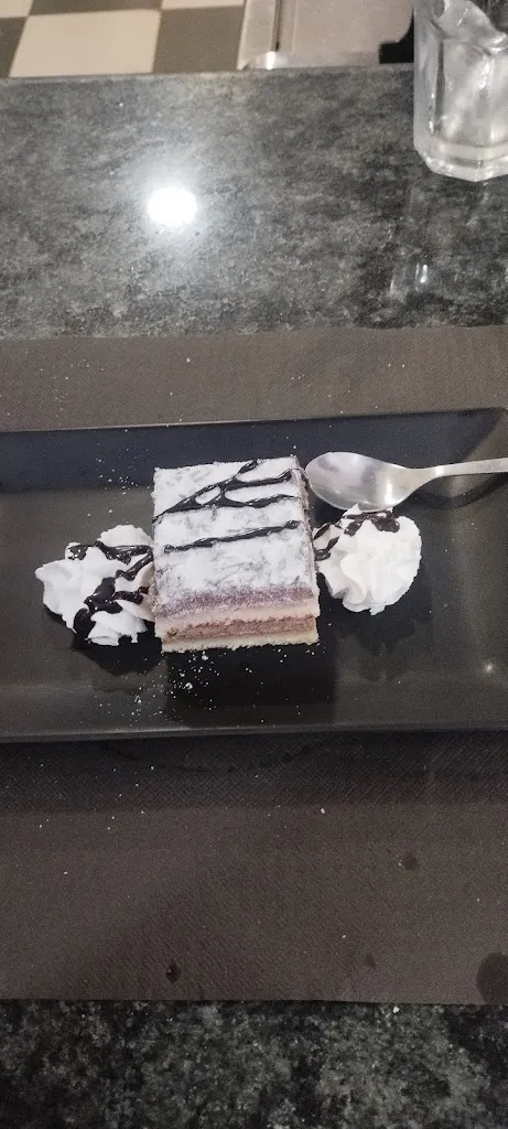 Juan Francisco Ramon Martínez Ortega_Taperia El Hogar_Macael_recensione