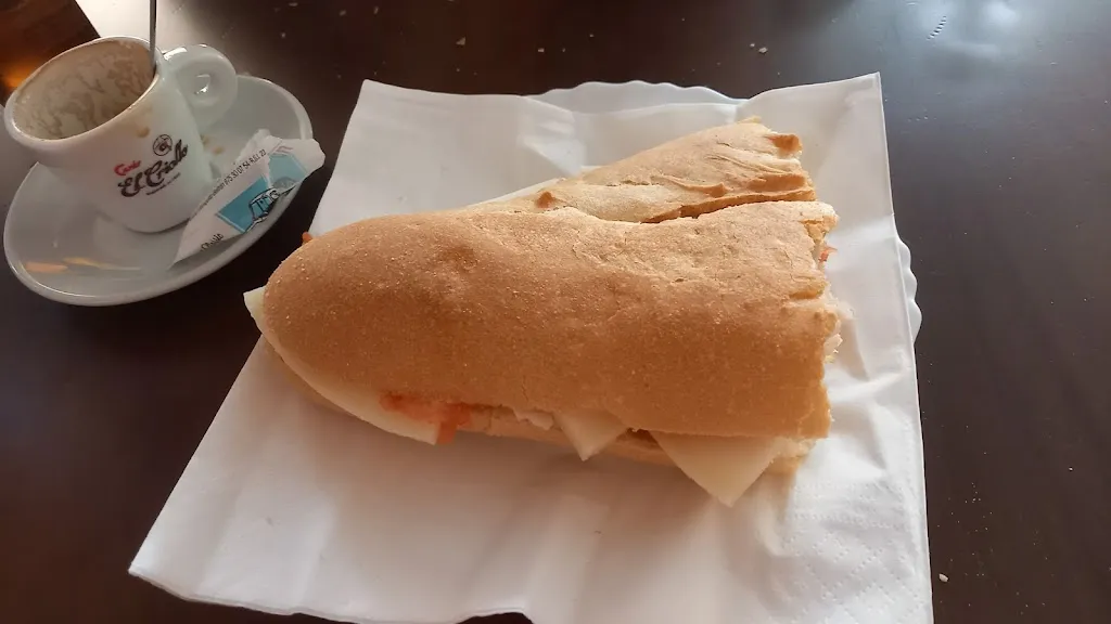 Lubat Dany aïcha_Bar El Horno _Mezquita de Jarque_recensione