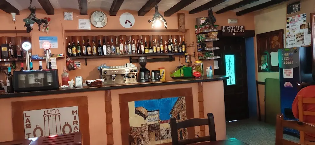 BAR Tasca LAS TEJAS. ristorante a Mirambel