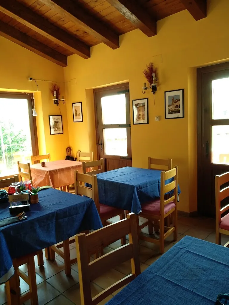 MSR MultiServicio RURAL El Guadalope MIRAVETE. restaurant in Miravete de la Sierra