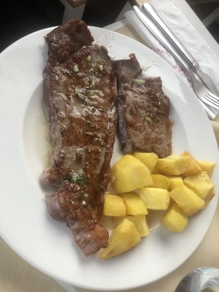 Nani Salas_Luna_Monreal del Campo_review