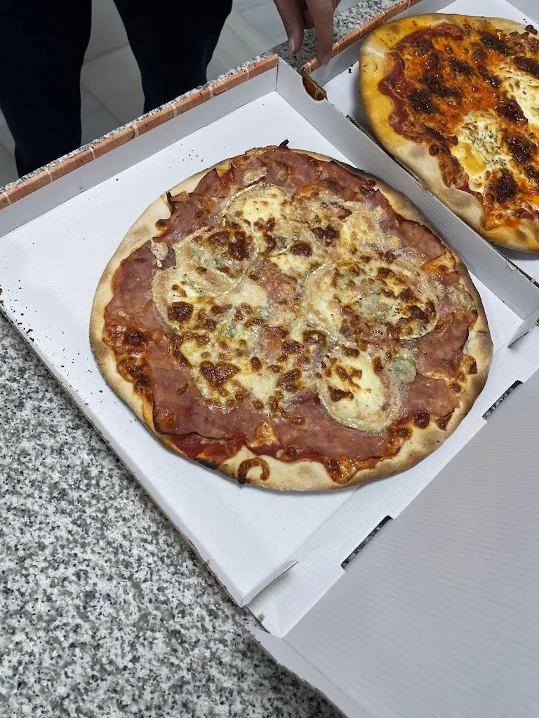 Pizzeria Pepperoni_Macael_slider_image_2