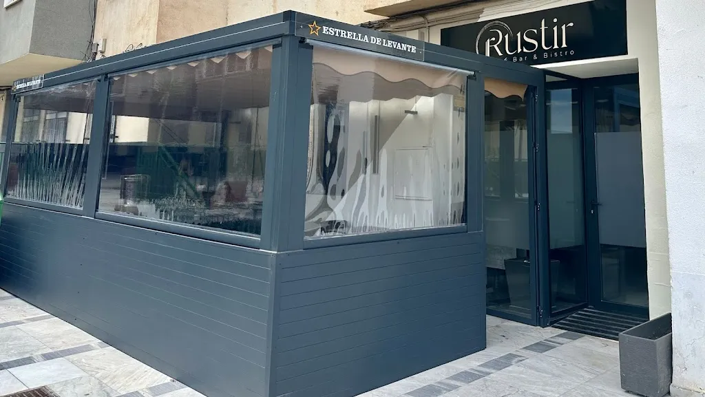 Rustir Bistrobar_Macael_slider_image_1