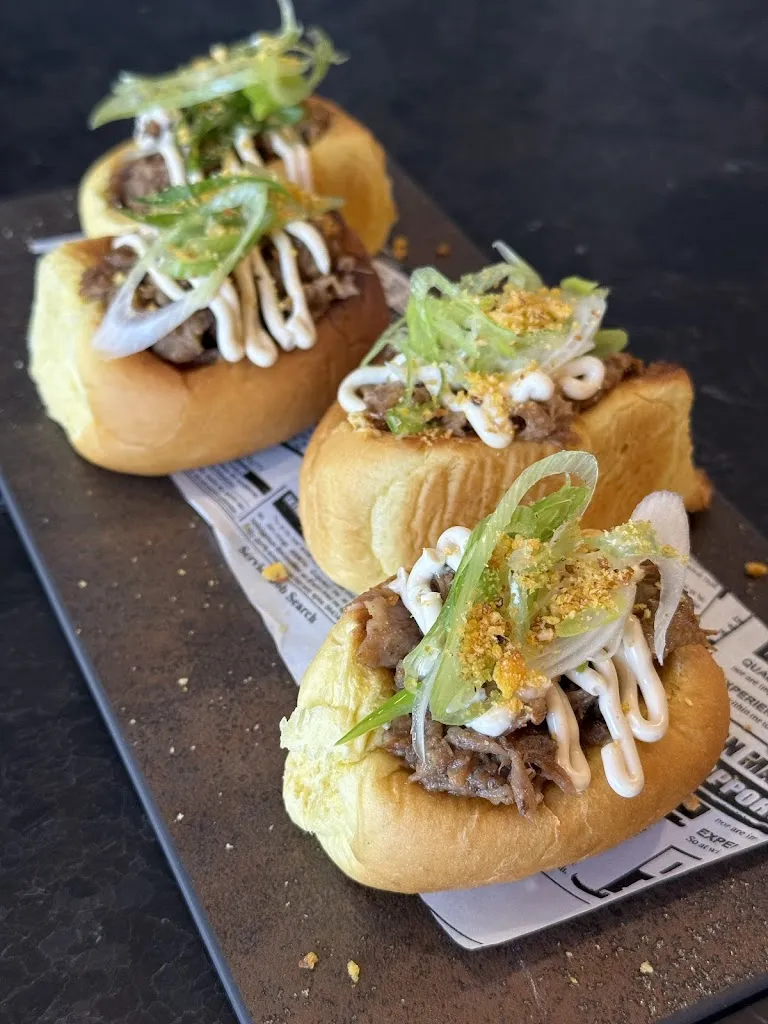 Rustir Bistrobar_Macael_slider_image_3