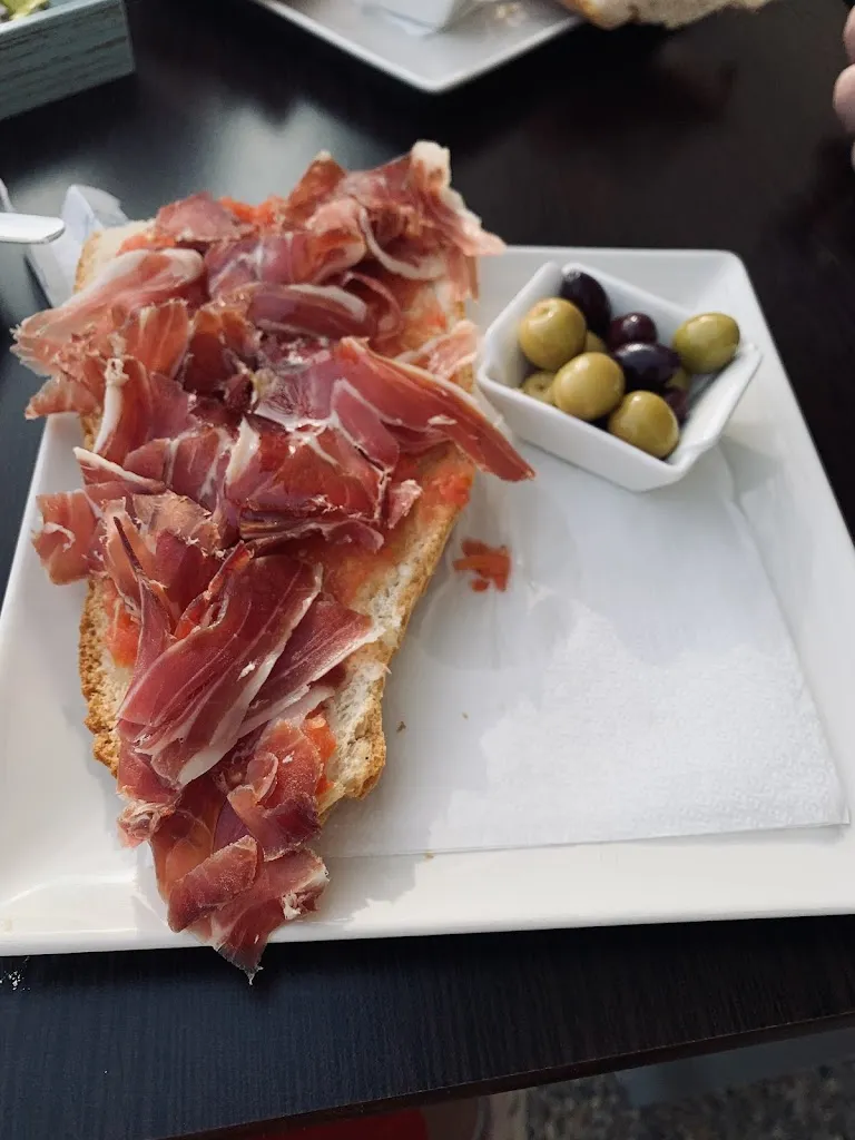 Mireia Sanz_Apartamentos El Aljibe _Mora de Rubielos_review