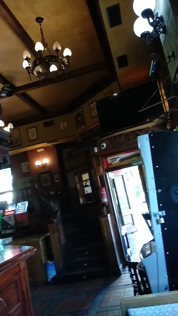 The Towers Pub_Olmos Los_slider_image_2