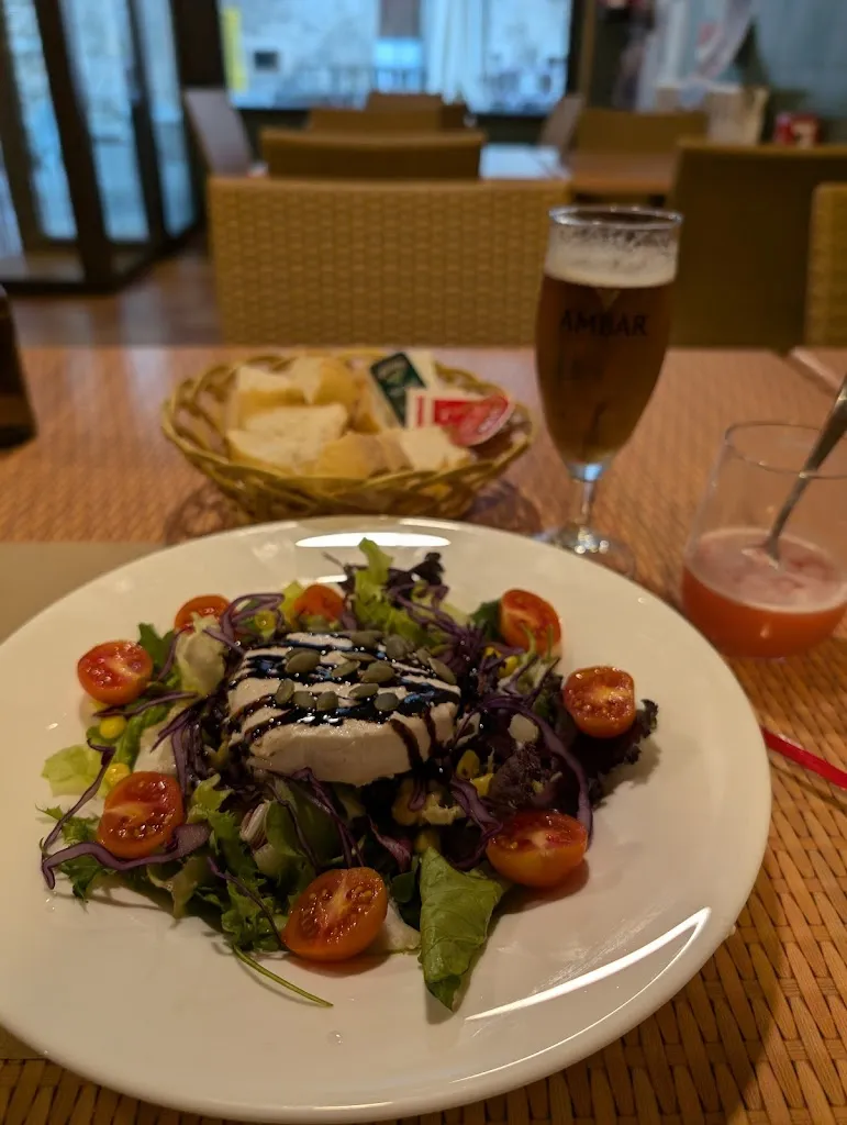 Stanislav Tkach_Bar & Restaurante “Sol de Mayo”_Orihuela del Tremedal_review