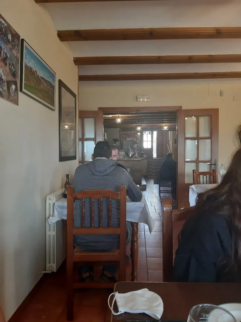 Tesa Malalo-an Fabiosa_Hostal restaurante Entre Portales_Puertomingalvo_review