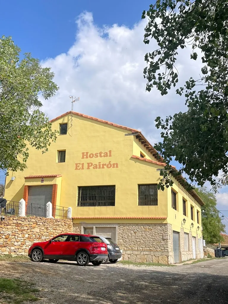Hostal Mirall Rural restaurant in Puertomingalvo