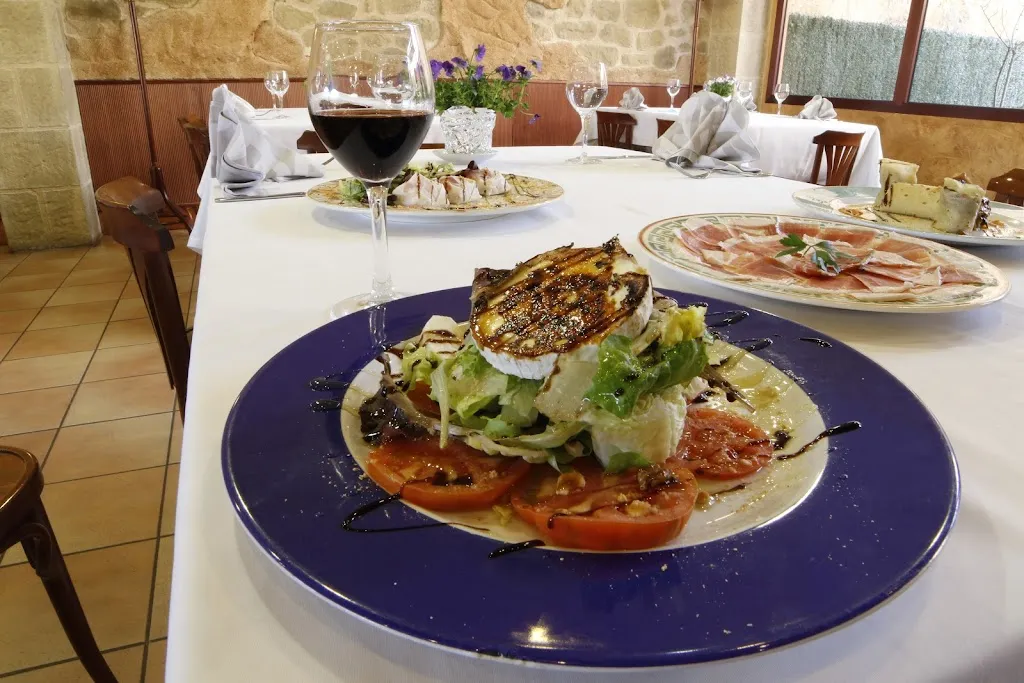 Hotel Restaurante El Salt_Santa Cruz de Nogueras_slider_image_3