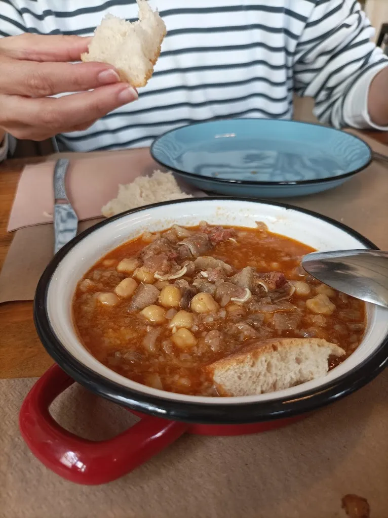 Alan Gilchrist_Restaurante LA TIENDA NUEVA CAFÉ-BISTRÓ_Sarrión_review