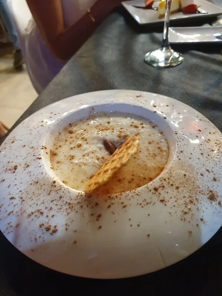 Annie Brereton_Platos Rotos_Macael_recensione