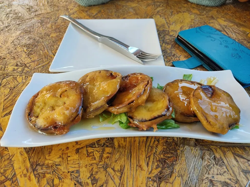 Franziska Edwards_Platos Rotos_Macael_recensione