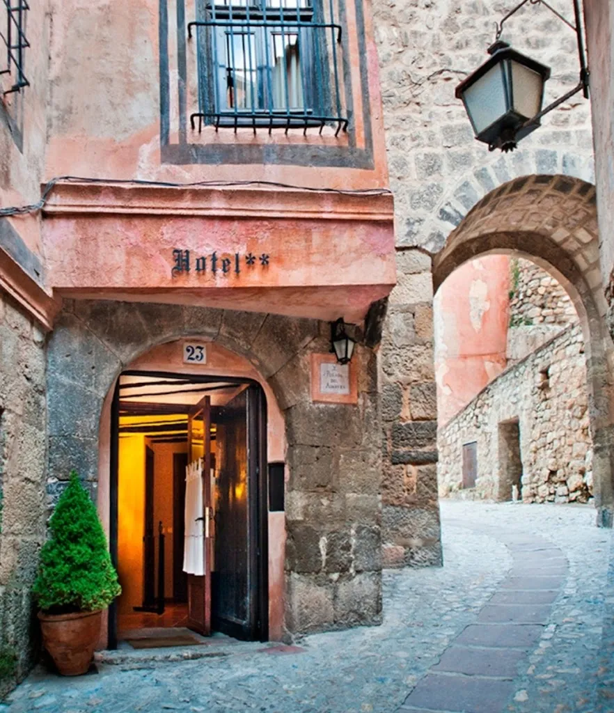 EL PATIO DEL ADARVE_Toril y Masegoso_slider_image_1