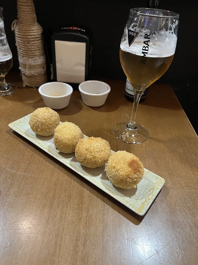 Ashley Roose_La Cueva de los Dos_Torres de Albarracín_review