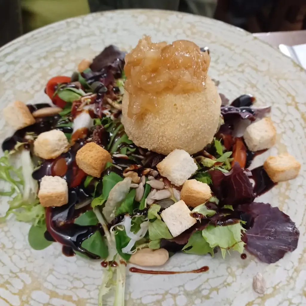 Emily Kerscher_La Cueva de los Dos_Torres de Albarracín_review