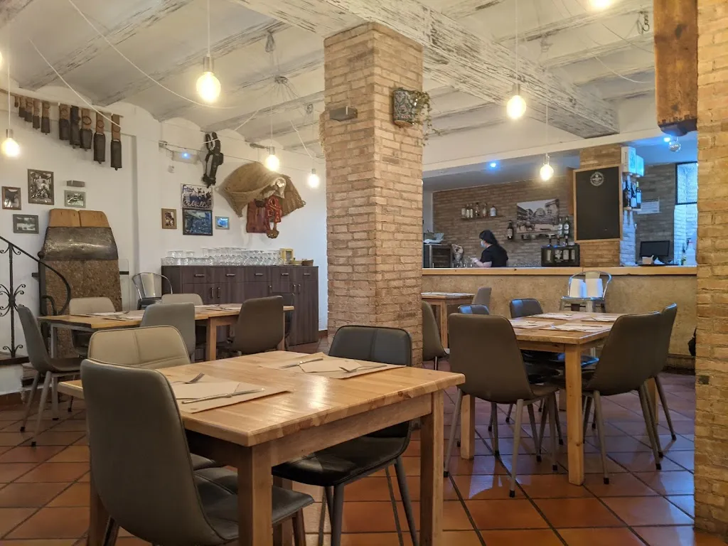 La Cueva de los Dos restaurant in Torres de Albarracín