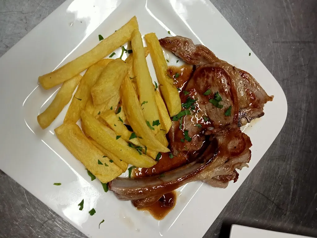 HOSTAL LOS ANGELES BAR Y RESTAURANTE_Utrillas_slider_image_3