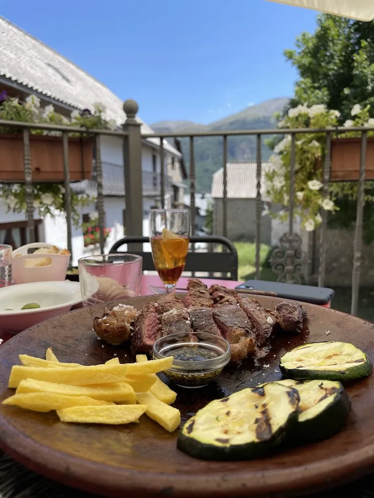 Tasca Berchiles_Tramacastilla_slider_image_3