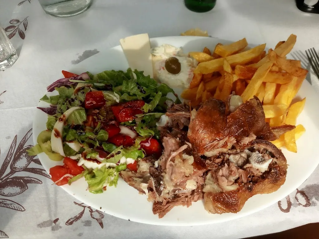 Geovanny Paredes_Restaurant Tradita_Valbona_review