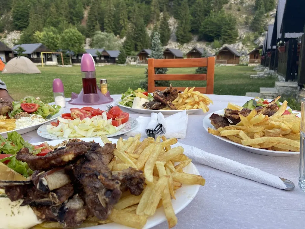 Restaurant Tradita_Valbona_slider_image_3
