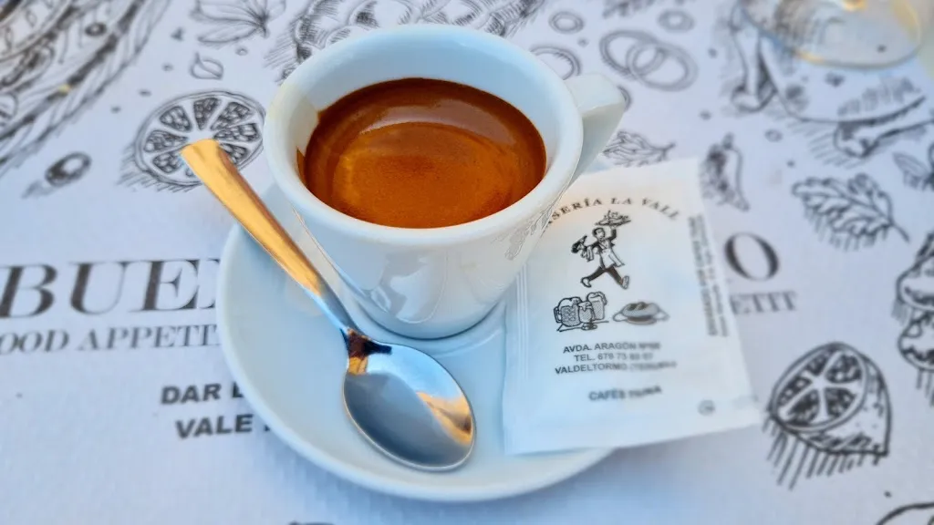 BAR BRASERÍA LA VALL._Valdeltormo_slider_image_2