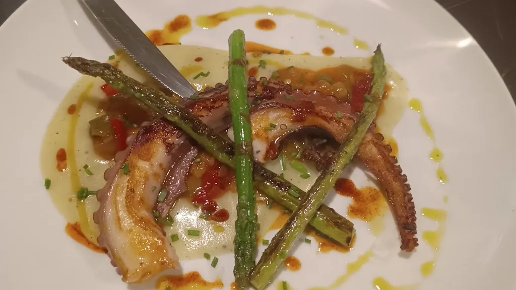 Restaurante Mesón Nazareno y Oro_Valdecuenca_slider_image_2