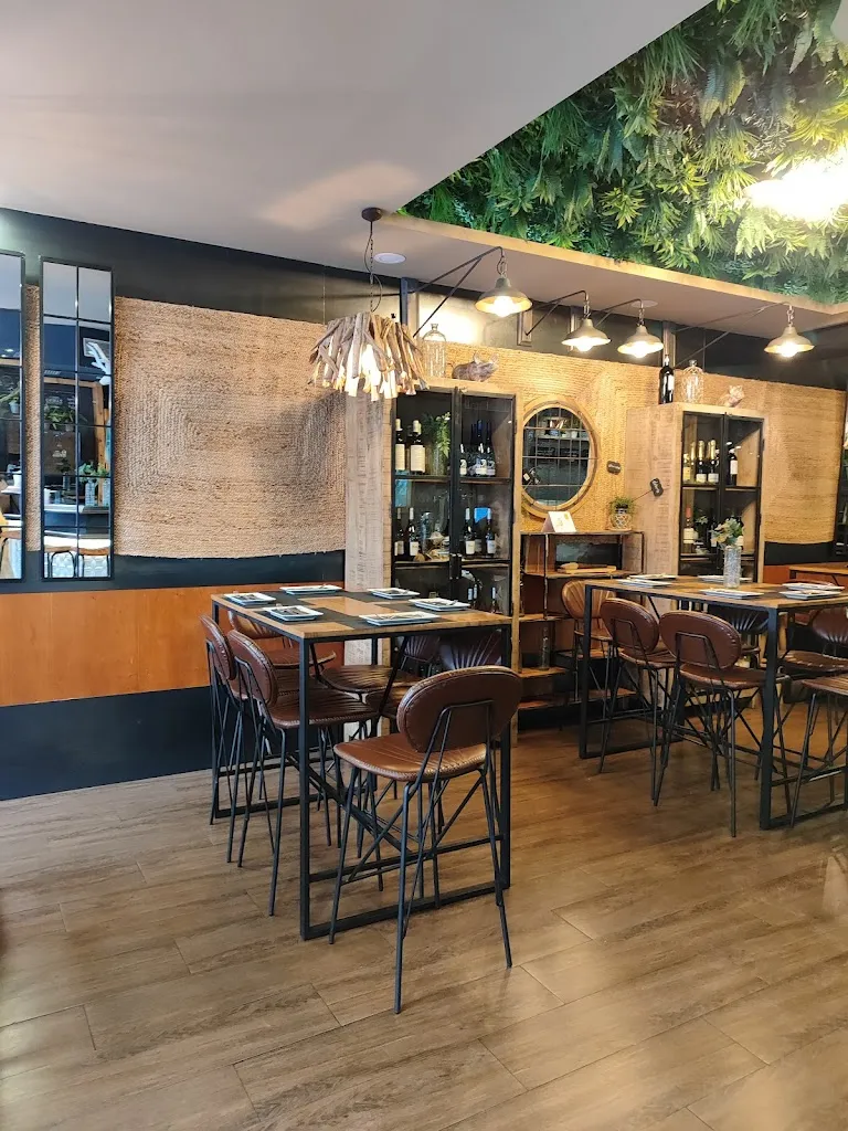 La Cava Gastrobar restaurant in Valdecuenca