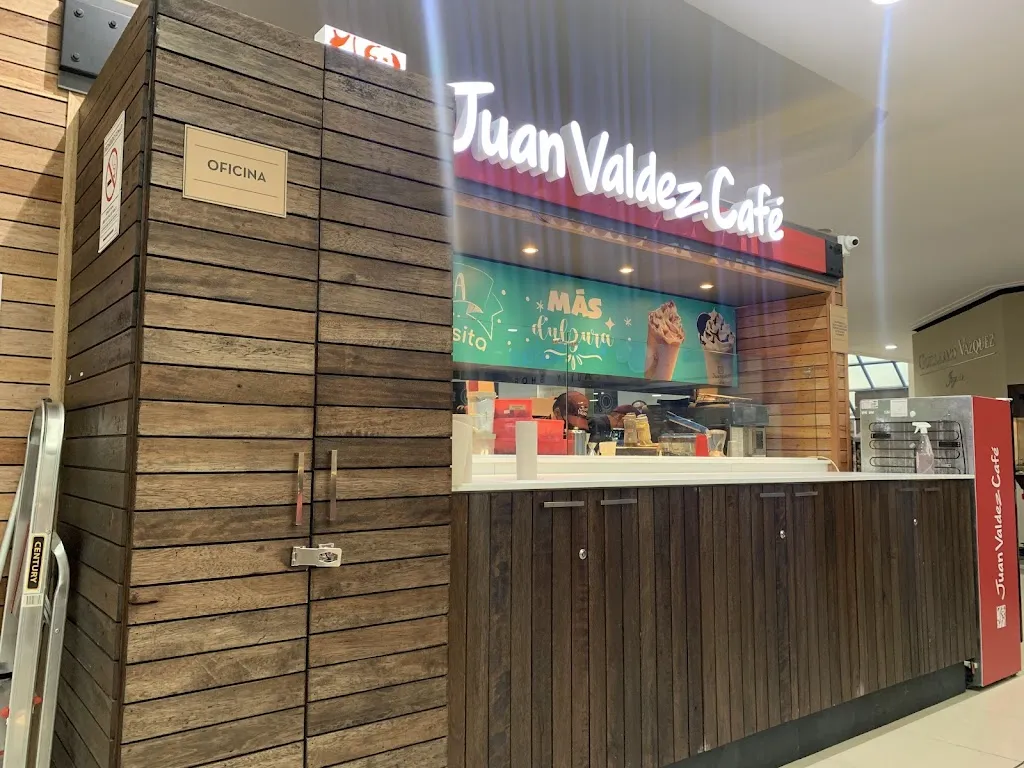 Jesus Montesuma_Juan Valdez Café - Mall Del Río Cuenca_Valdecuenca_review