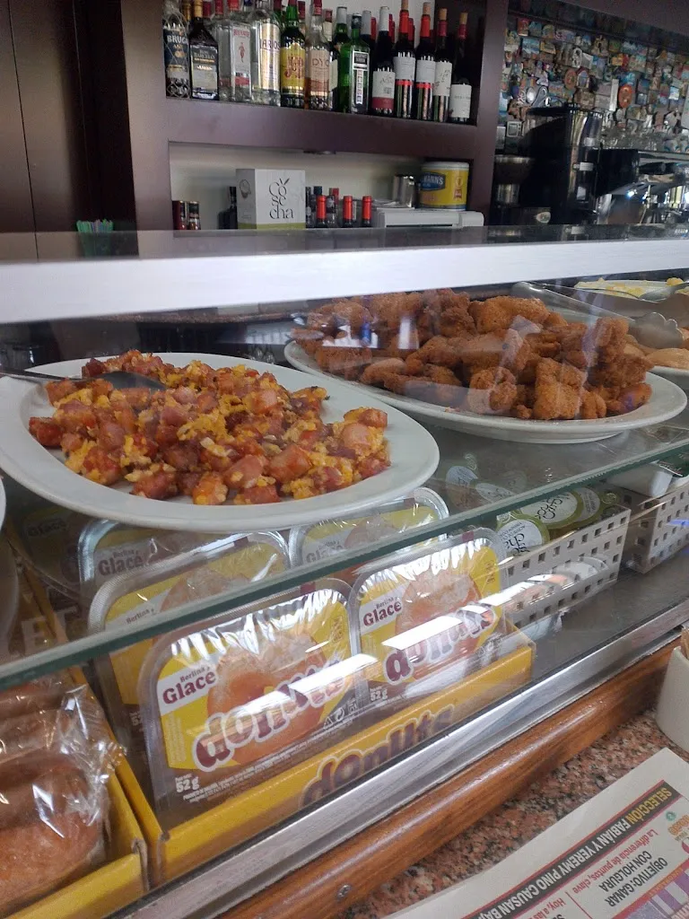 Anabel Trinidad Lavado_Bar Restaurante Avenida_Valdecuenca_review