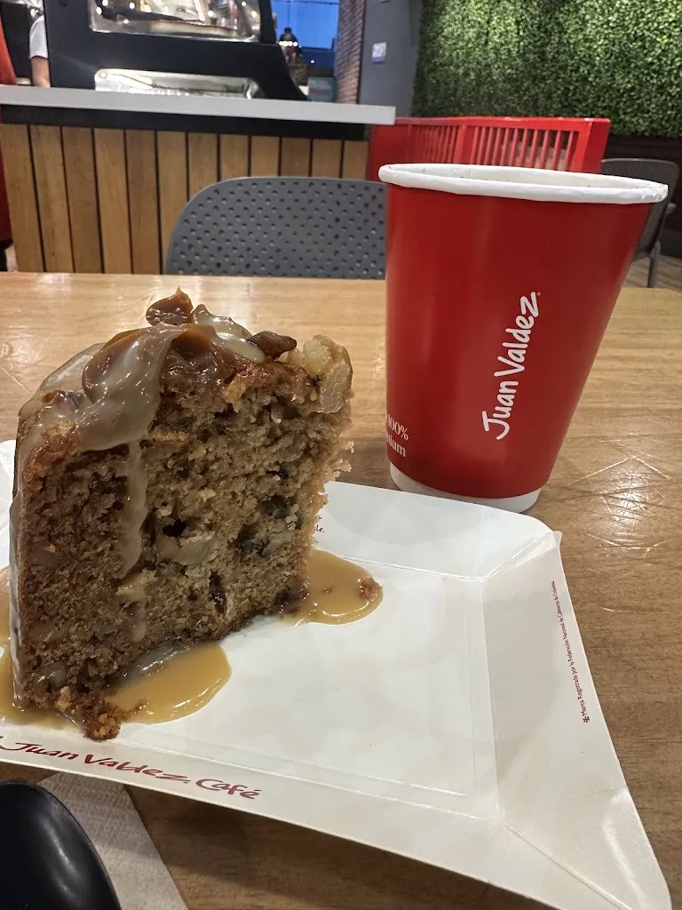 Fernanda Tacuri_Juan Valdez Café - Milenium Plaza Cuenca_Valdecuenca_review