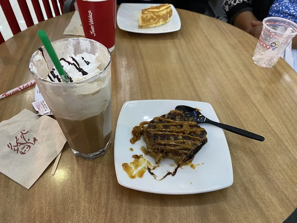 Arlene Panjon_Juan Valdez Café - Batán Shopping_Valdecuenca_review