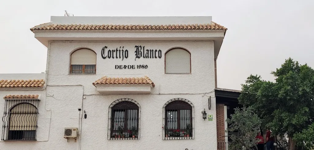 El Cortijo Blanco restaurant in Mojonera La