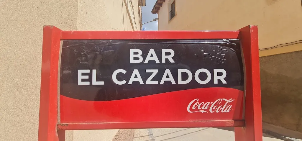 Xavier Burgos Padilla_Bar El Cazador_Villel_review
