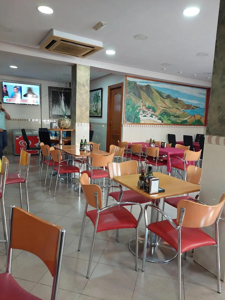 Café Bar Roque restaurant in Mojonera La
