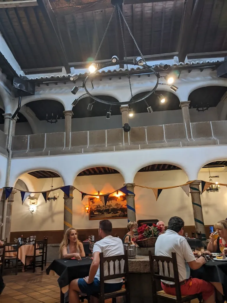 Yurii Chinenov_Los Arcos del Bosque_Alcañizo_review