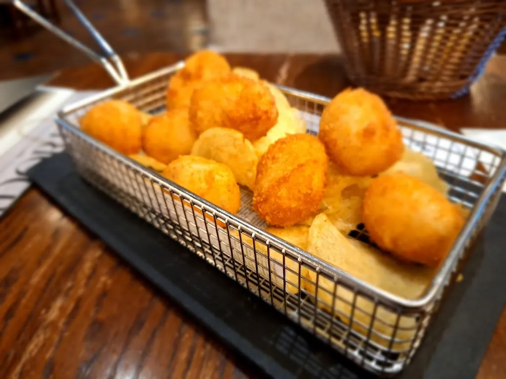 Pedro Barragan_Salon Comedor. Restaurante Parador de Oropesa_Alcañizo_review