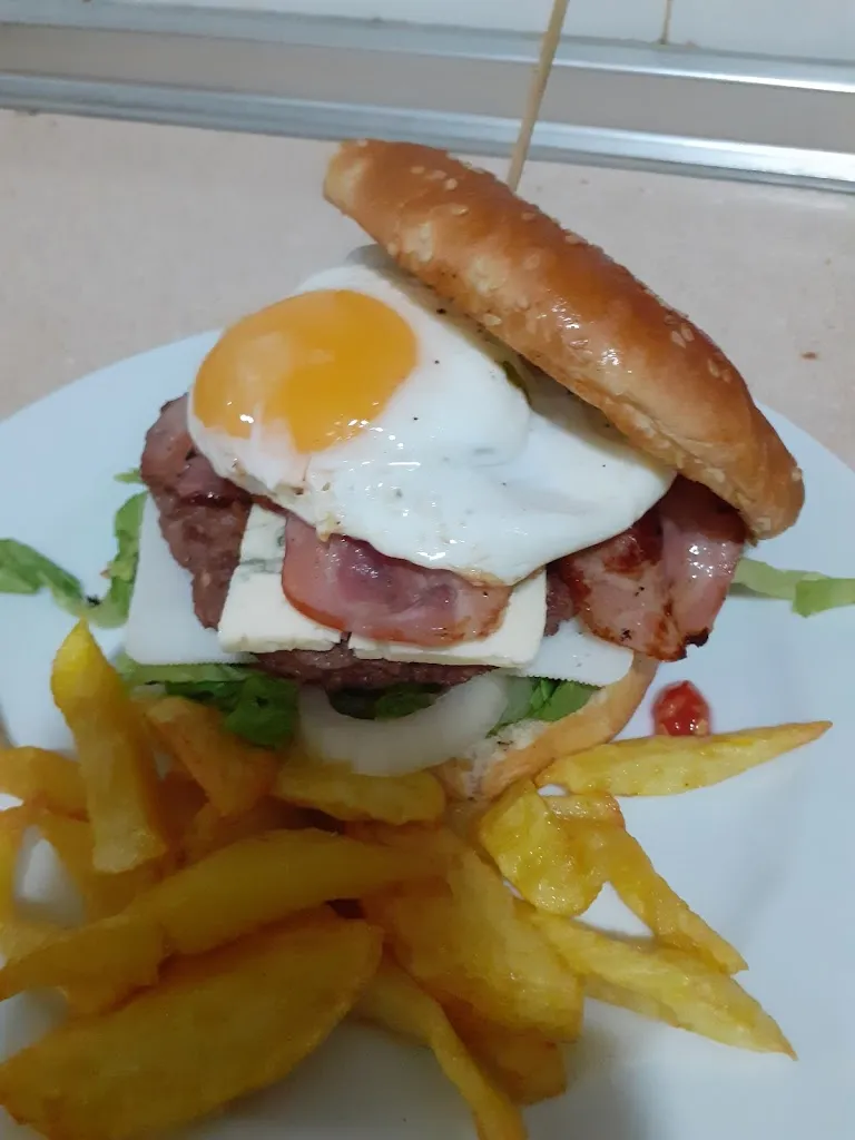 Bar Salero restaurant in Aldeanueva de San Bartolomé