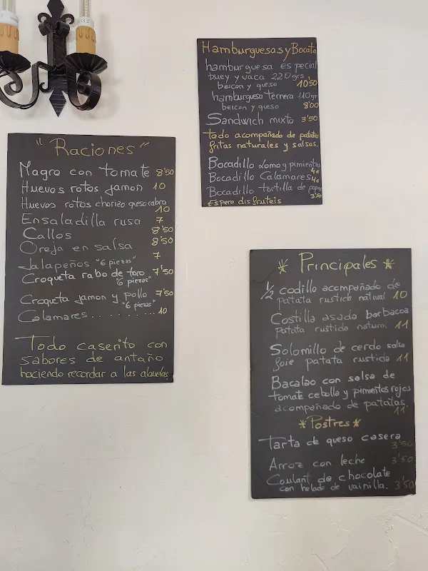 Menu_Bar Entreagujas taberna_Almendral de la Cañada_image_1